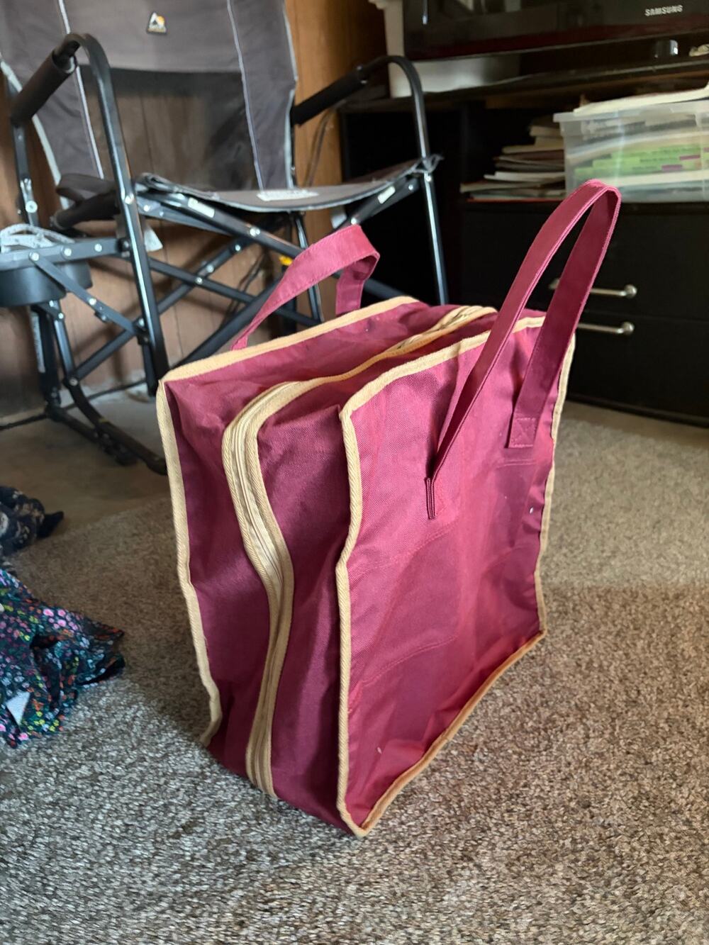Lillian Vernon burgundy shoe travel bag